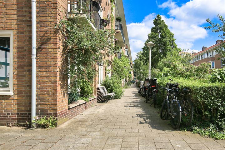 Bekijk foto 35 van Finsenstraat 3-2