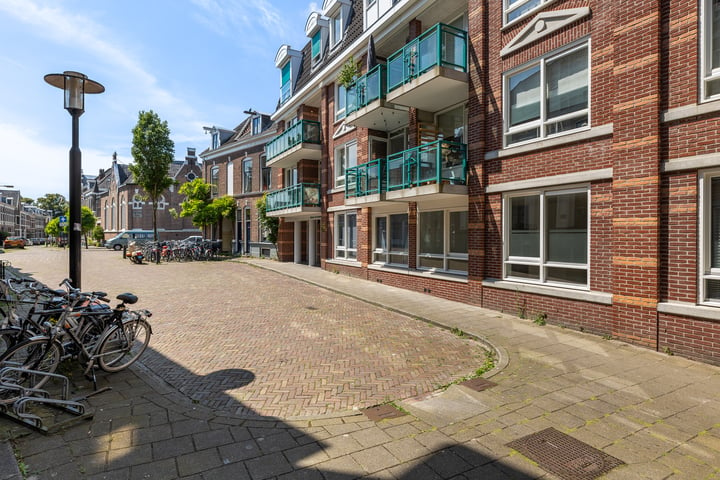 Bekijk foto 4 van Graaf van Burenstraat 2-F10