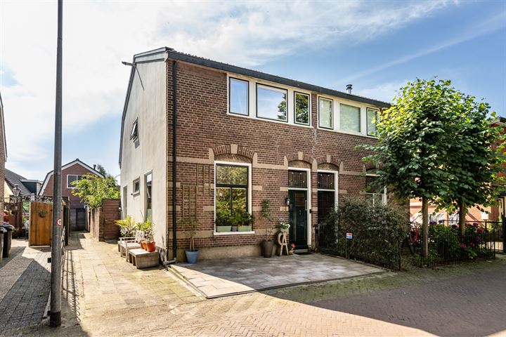 Bekijk foto 1 van Van Leeuwenhoekstraat 14