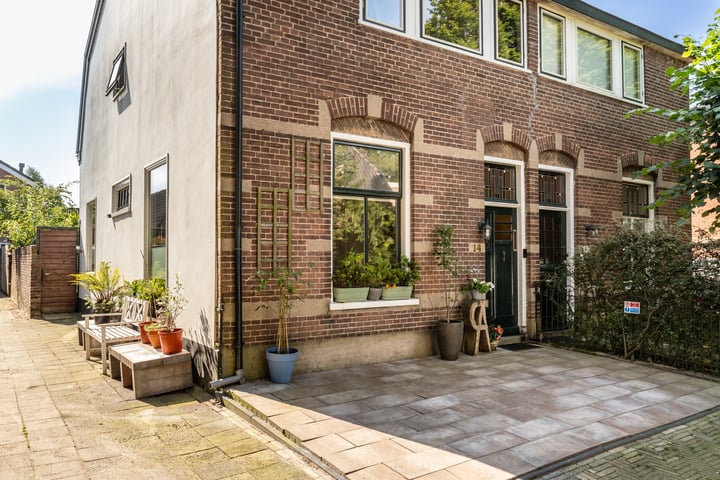 Bekijk foto 7 van Van Leeuwenhoekstraat 14