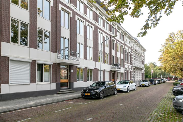 Bekijk foto 42 van Seeligsingel 18