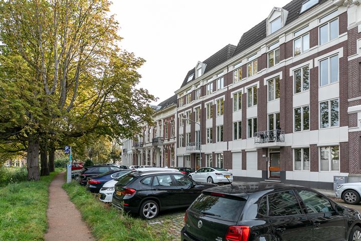 Bekijk foto 44 van Seeligsingel 18