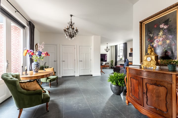 Photo 22 of Raadhuisstraat 11