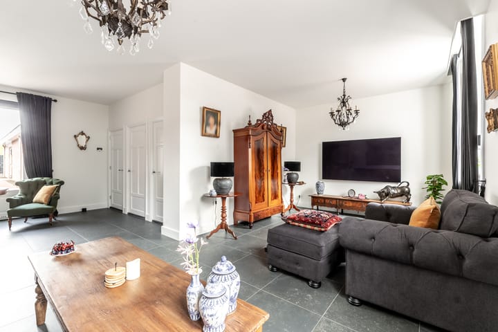 Photo 23 of Raadhuisstraat 11