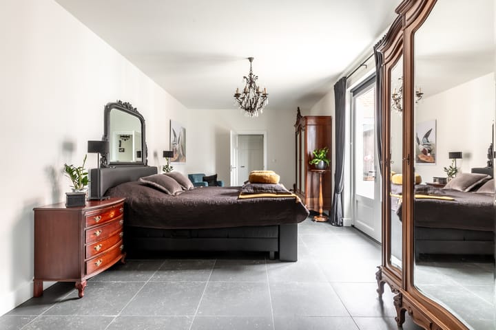 Photo 38 of Raadhuisstraat 11