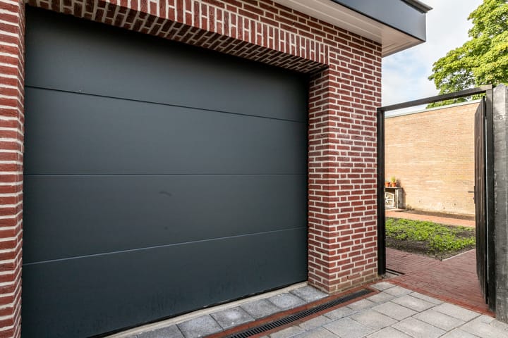 Photo 48 of Raadhuisstraat 11