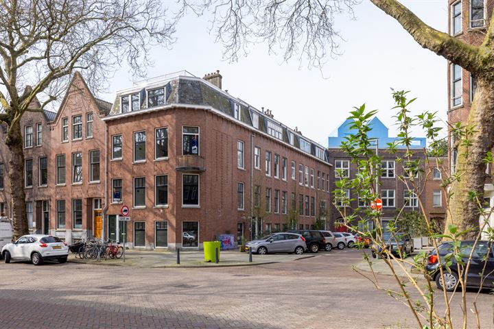 Bekijk foto 2 van Graaf Florisstraat 81-A