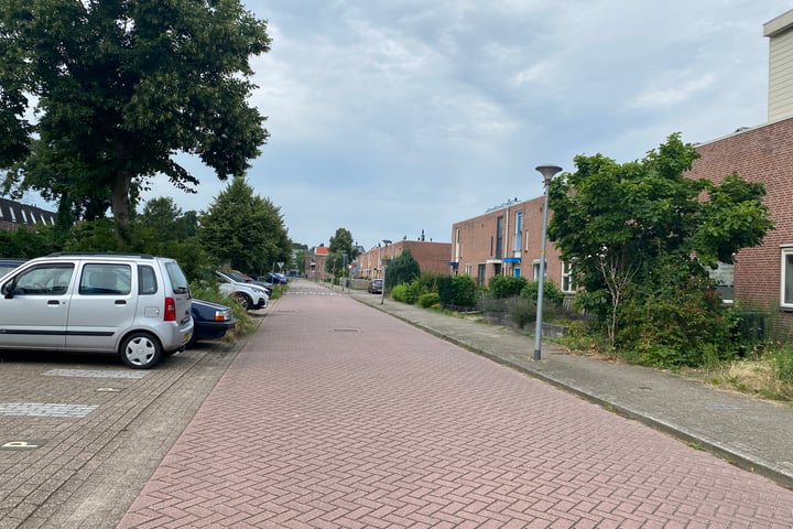 View photo 22 of Leemwierde 2