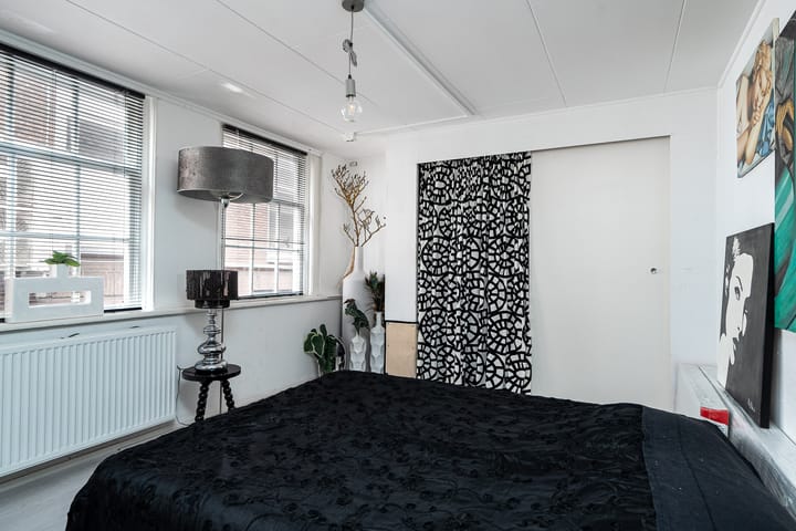 Photo 14 of Kruizebroederstraat 79