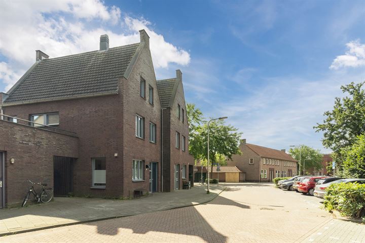 Bekijk foto 39 van Ringbaan-West 138