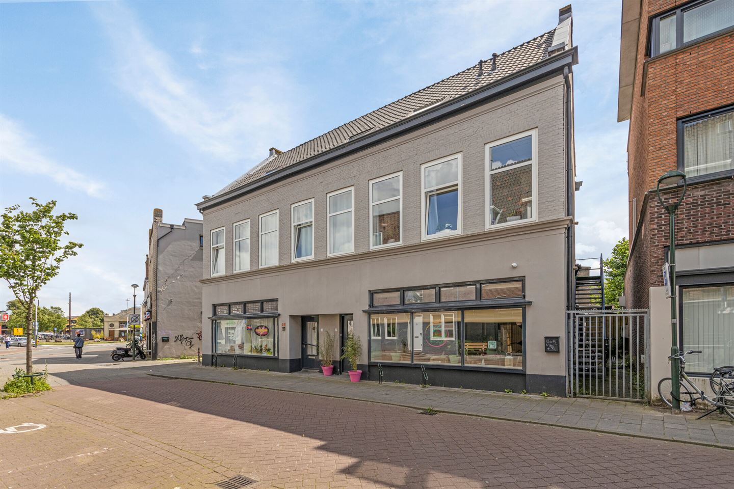 Bekijk foto 1 van Bussumerstraat 25