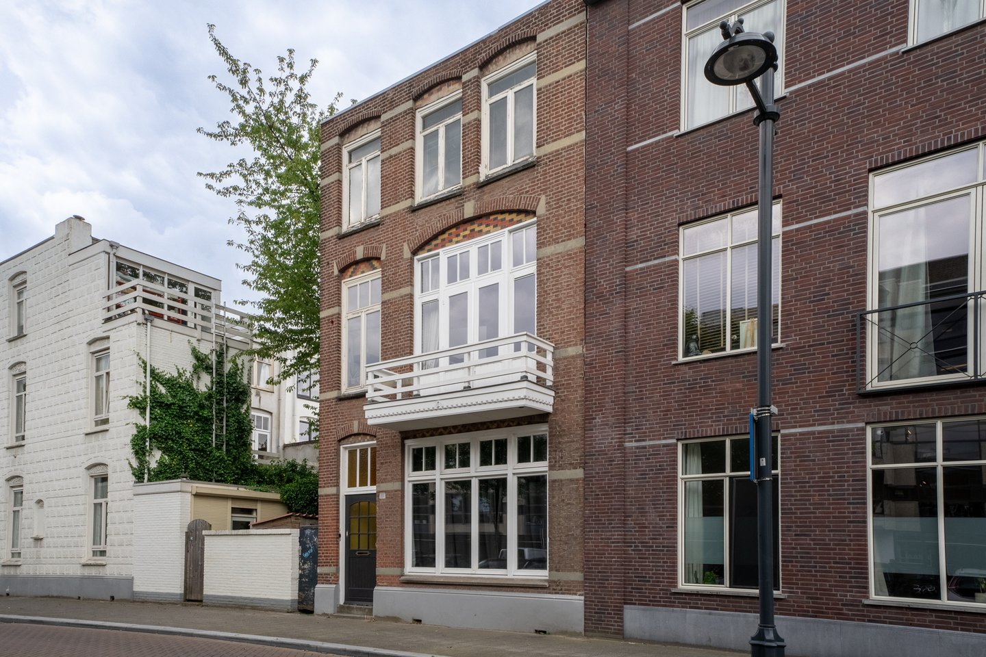 Bekijk foto 3 van Emmastraat 3