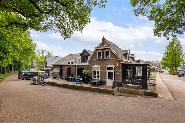 Bekijk foto 3 van Spoorstraat 1