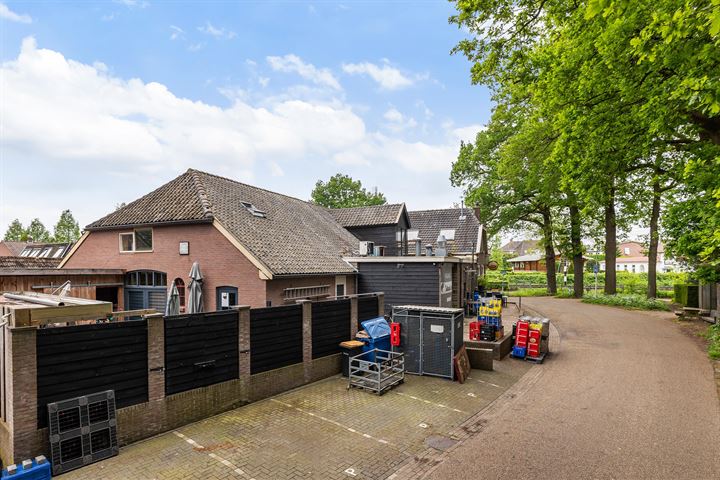 Bekijk foto 35 van Spoorstraat 1