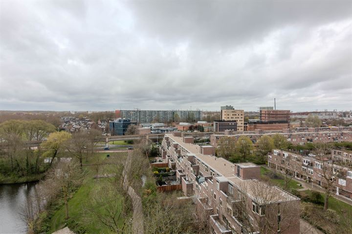 Bekijk foto 4 van Goudenregenplein 222