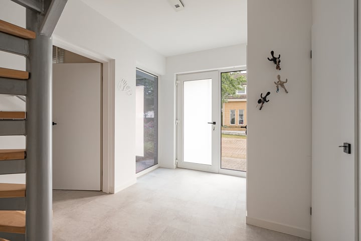Bekijk foto 3 van Gropiusstraat 7