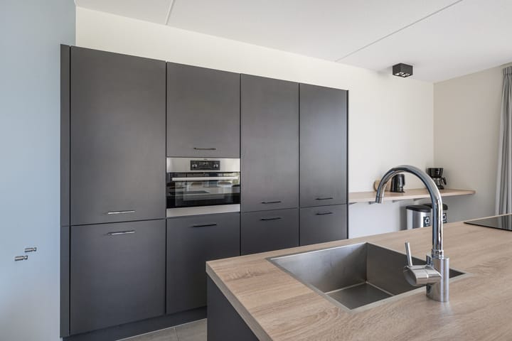 Photo 9 of Ridderstee 253