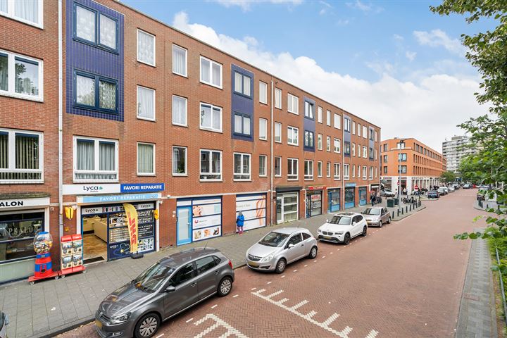 Bekijk foto 35 van Van Miereveltstraat 21