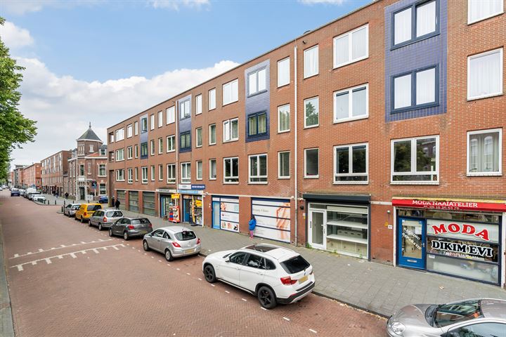 Bekijk foto 36 van Van Miereveltstraat 21