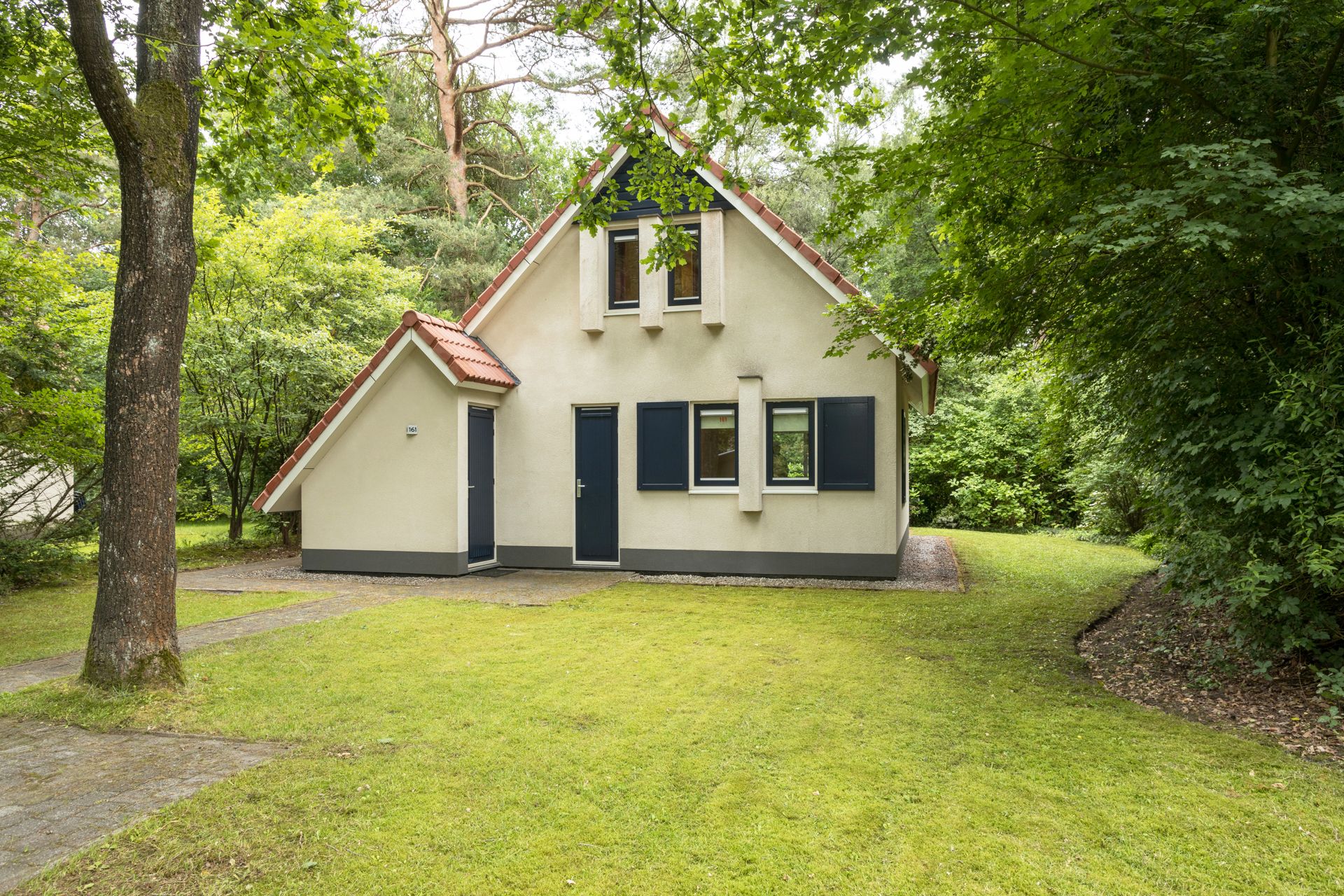 2-bedroom freehold villa in Hooghalen — photo 1 of 5