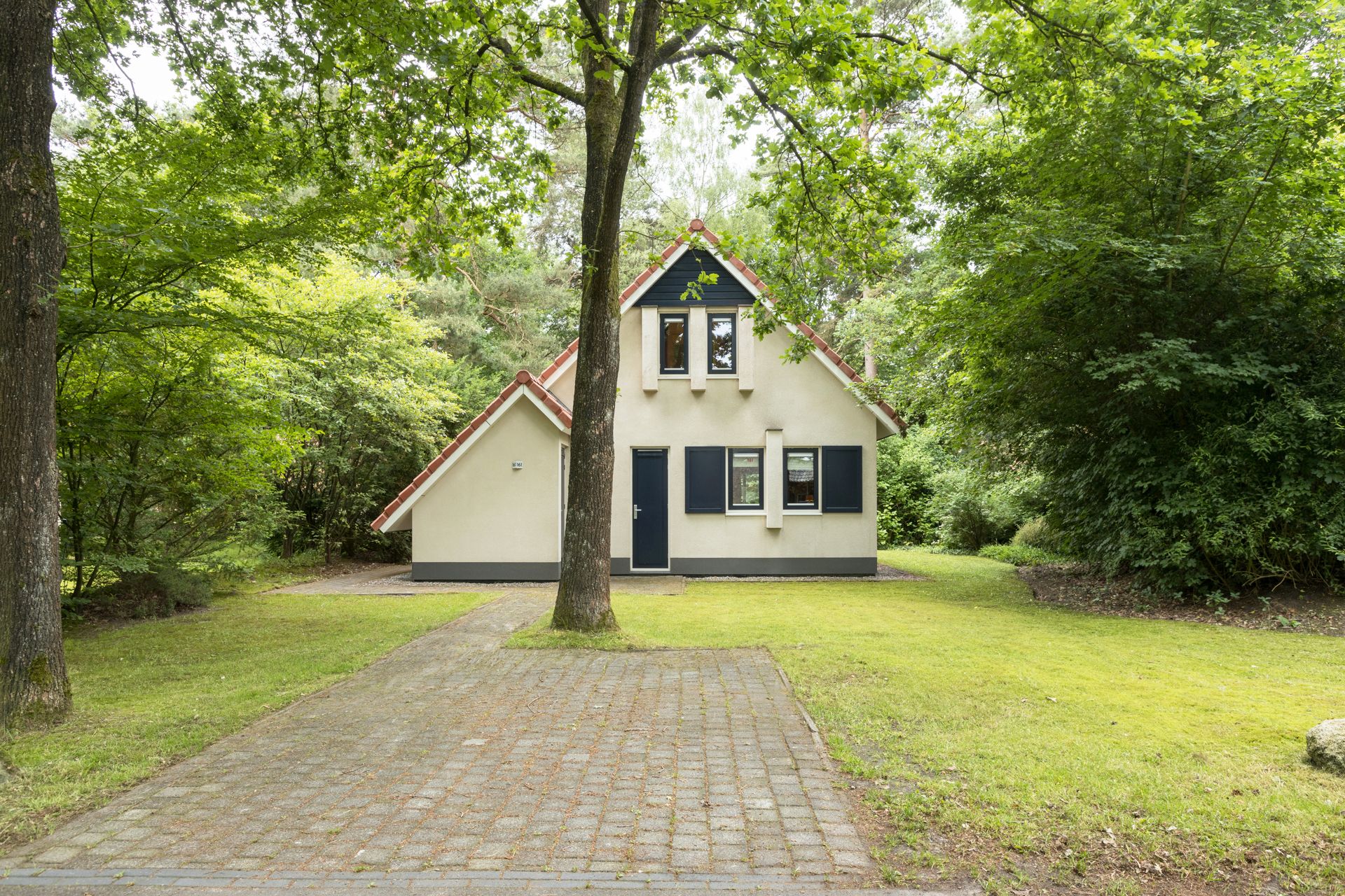 2-bedroom freehold villa in Hooghalen — photo 3 of 5