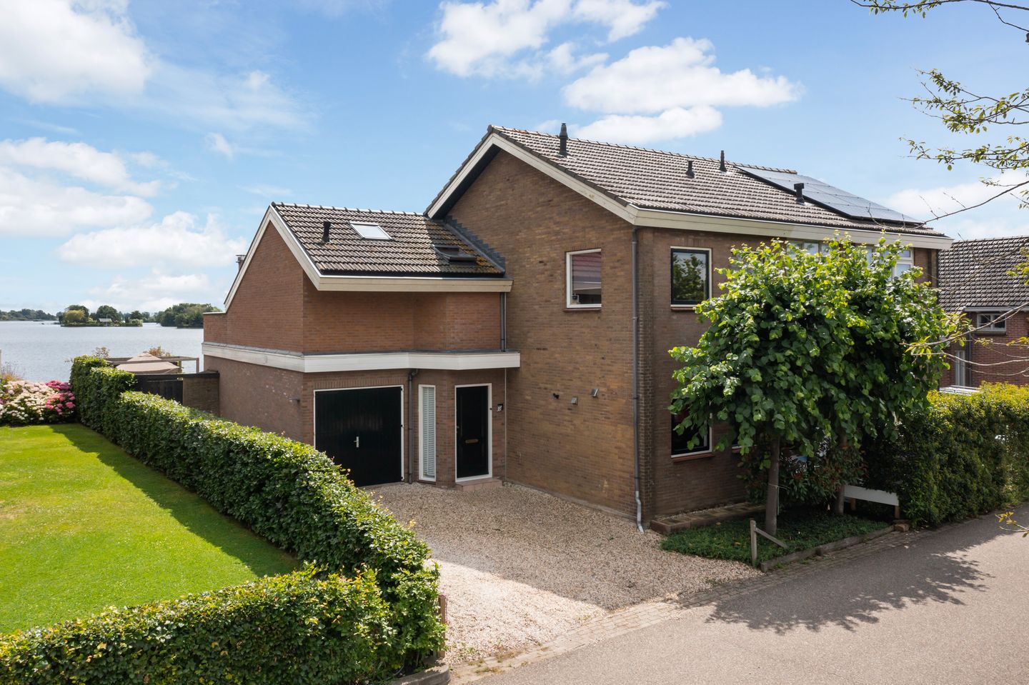 Foto 1 van Notaris d'Aumerielaan 33-A