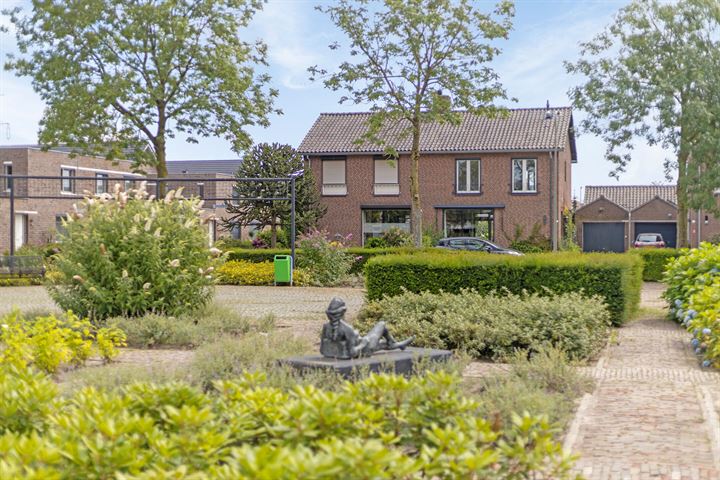 View photo 31 of Foulkesstraat 21