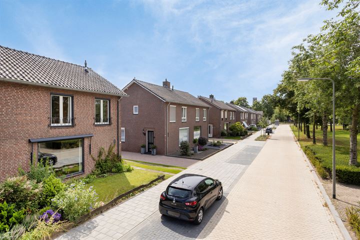 View photo 33 of Foulkesstraat 21