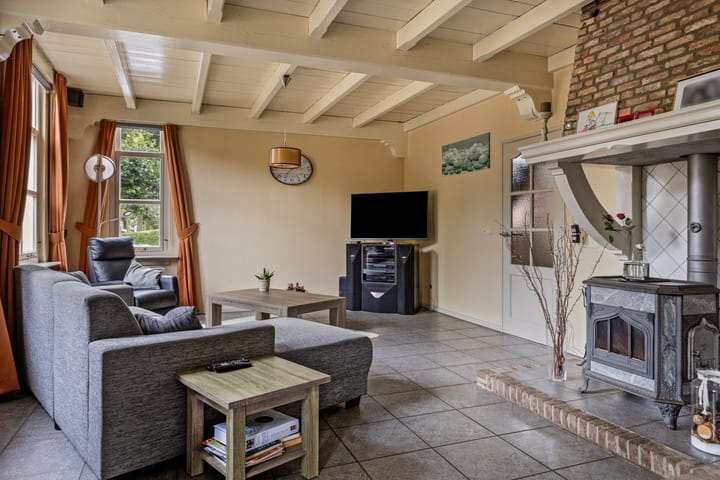 Foto 10 van Haarsteegsestraat 49