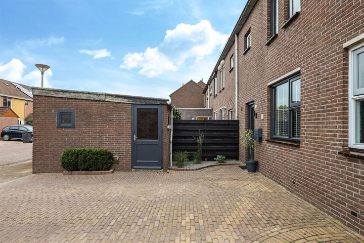 Bekijk foto 57 van Leeuwerikstraat 19