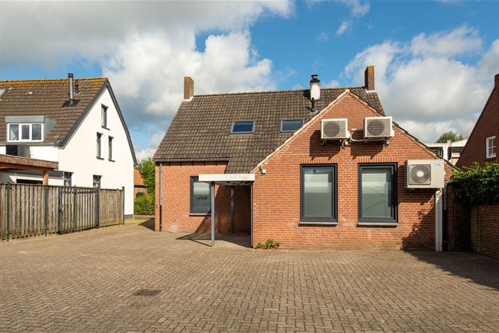 Bekijk foto 28 van Roosendaalsestraat 28