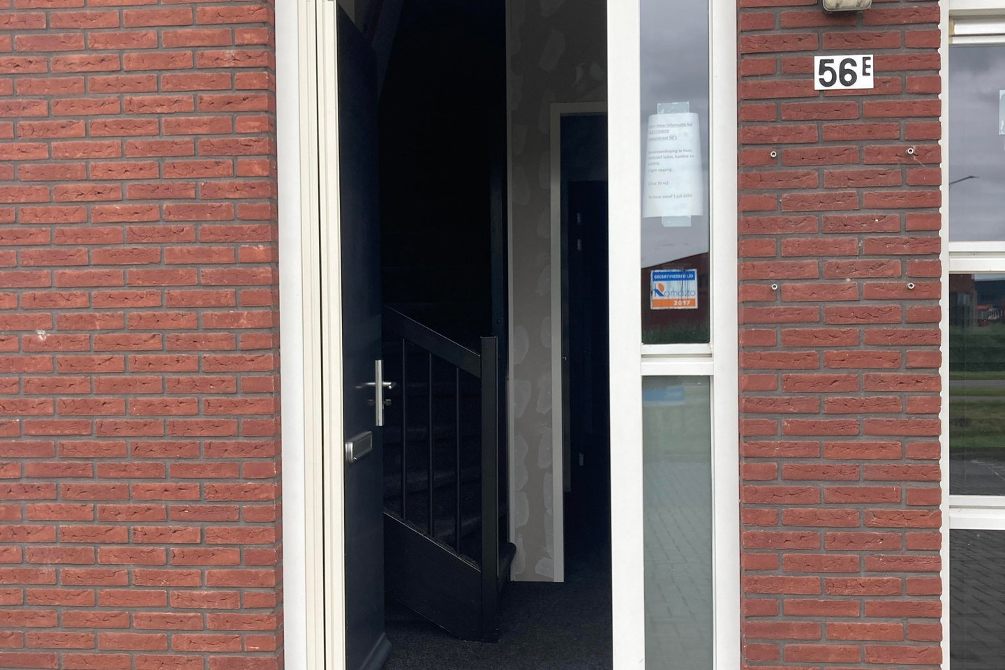 Bekijk foto 2 van Spoorstraat 56 E