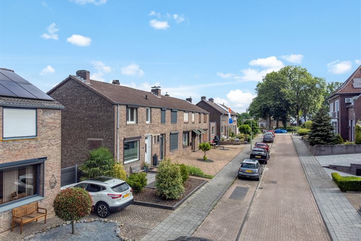 Bekijk foto 22 van Lijsterbesstraat 14