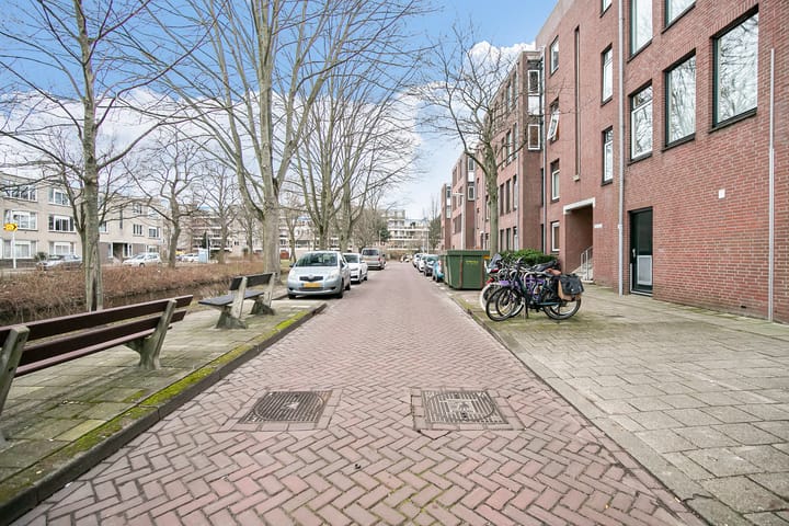 Foto 5 van John Rädeckerkade 57