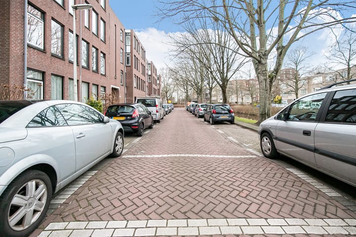 Foto 35 van John Rädeckerkade 57