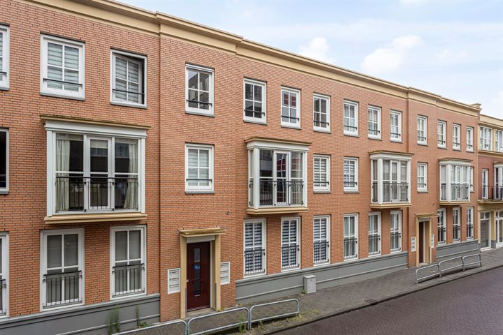 View photo 1 of Kluisstraat 66