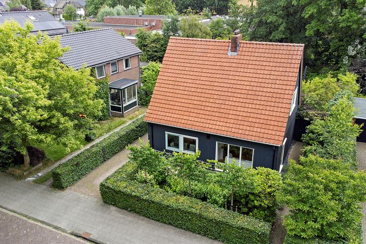 View photo 45 of J.M.Houwenstraat 33