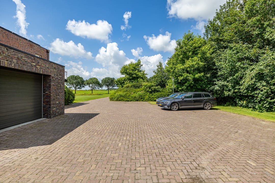 Photo 37 of Groeveweg 17