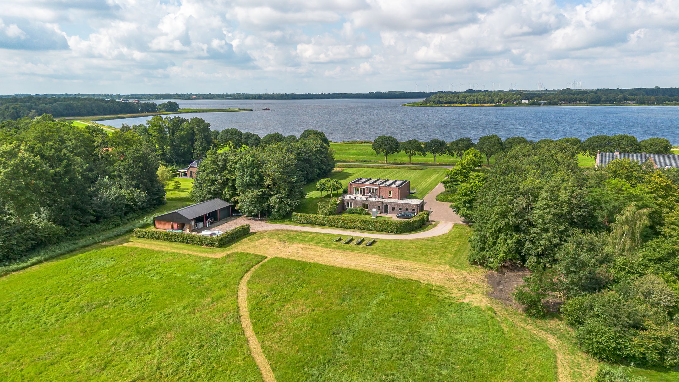 Photo 3 of Groeveweg 17