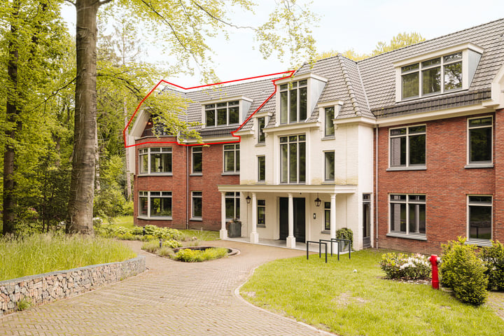 View photo 2 of Rijksweg-West 10-H