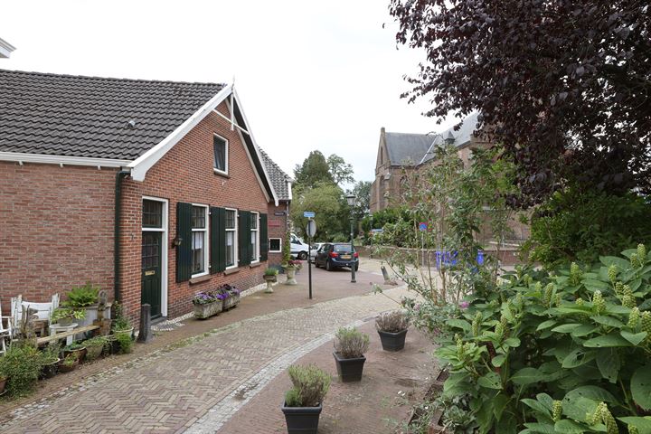 View photo 5 of Officierstraat 7