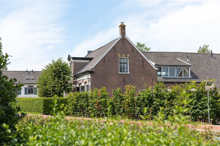 Bekijk foto 3 van Oud-Loosdrechtsedijk 50