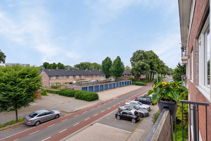 View photo 20 of Pisanostraat 132