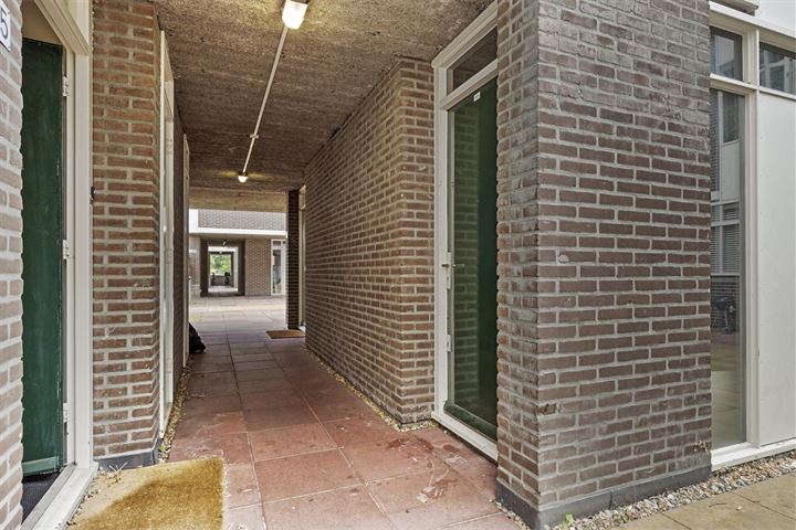 View photo 3 of Sint-Jacobstraat 145