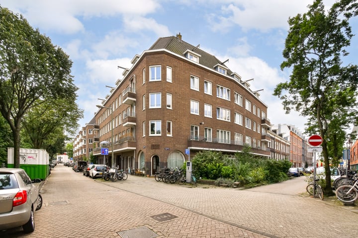 View photo 1 of Overamstelstraat 32-3