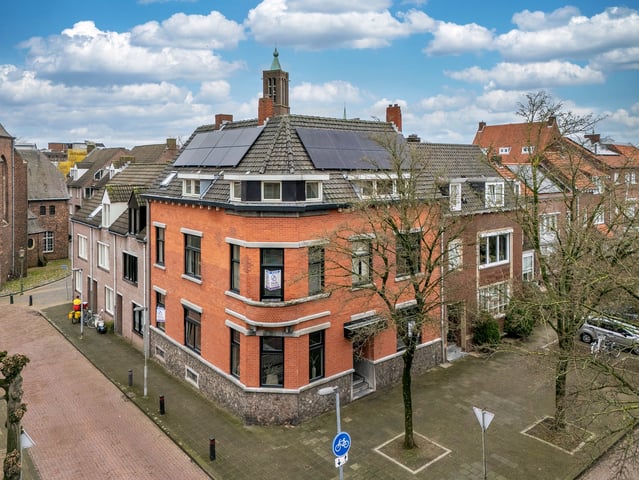 van Cleefstraat 1