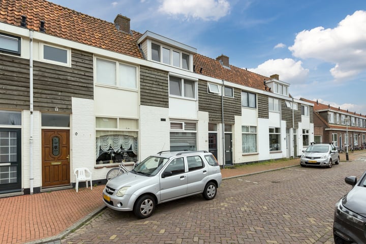 View photo 5 of De Ruijterstraat 10