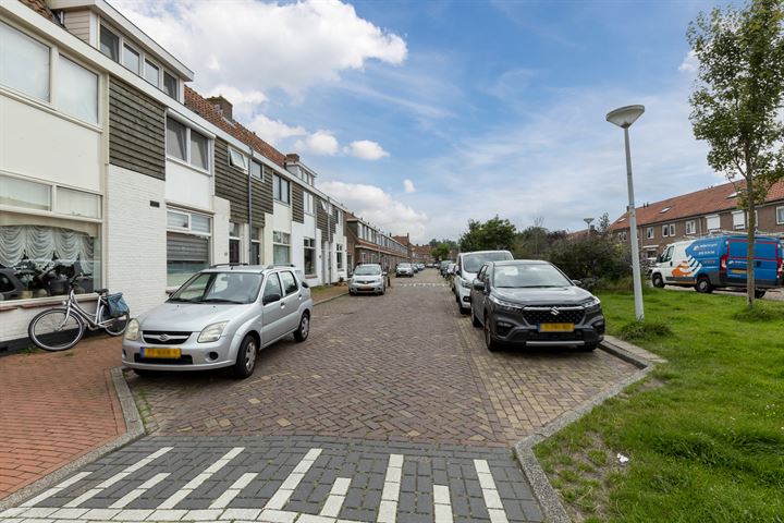 Bekijk foto 34 van De Ruijterstraat 10