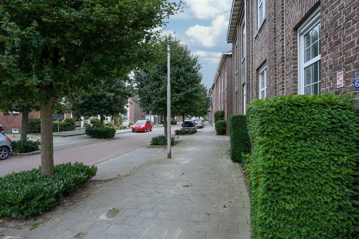 Bekijk foto 38 van Nummer II-Straat 60