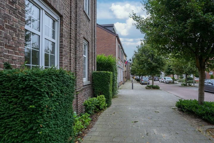 Bekijk foto 40 van Nummer II-Straat 60